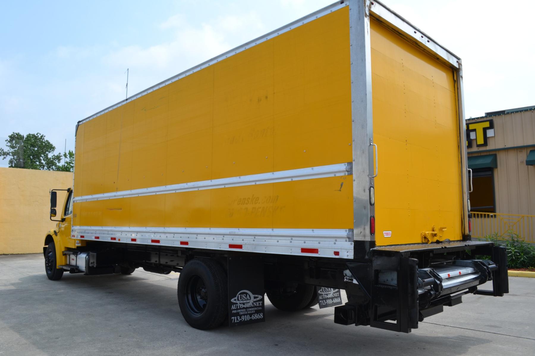 2017 YELLOW /BLACK FREIGHTLINER M2-106 with an CUMMINS ISB 6.7L 220HP engine, ALLISON 2200RDS AUTOMATIC transmission, located at 9172 North Fwy, Houston, TX, 77037, (713) 910-6868, 29.887470, -95.411903 - 26,000LB GVWR NON CDL, MORGAN 26FT BOX, 13FT CLEARANCE, 103" X 102" AIR RIDE, MAXON 3,000LB CAPACITY ALUMINUM LIFT GATE, 80 GALLON FUEL TANK, COLD A/C, CRUISE CONTROL - Photo #6